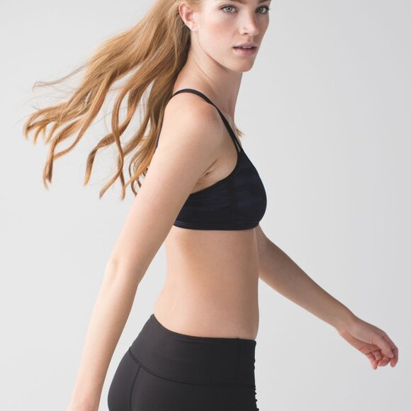 Lululemon Lighten Up Bra Mini Coast Camo Deep Navy Black / Black / Deep Navy 8 - Picture 5 of 9